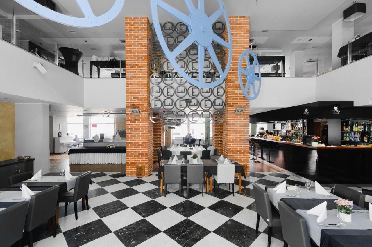 Focus Hotel Premium Έλμπλαγκ Εξωτερικό φωτογραφία