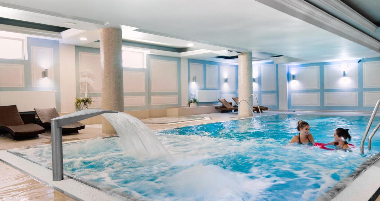 Focus Hotel Premium Έλμπλαγκ Εξωτερικό φωτογραφία